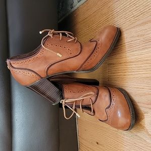 Tommy Hilfiger Ankle Shoes Size 7.5